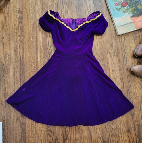 Vintage Noir Karen Lucas for Niki gown purple velvet with gold trim - Picture 1 of 10